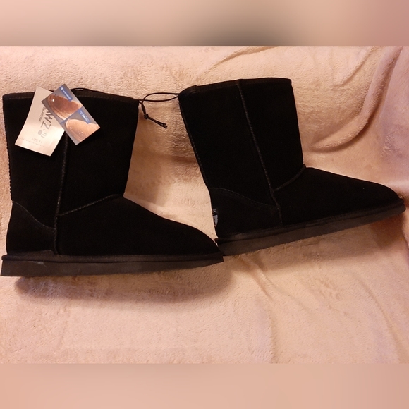 💲sz 11 Pawz Suede Boot Black by Bearpaw - Picture 2 of 5